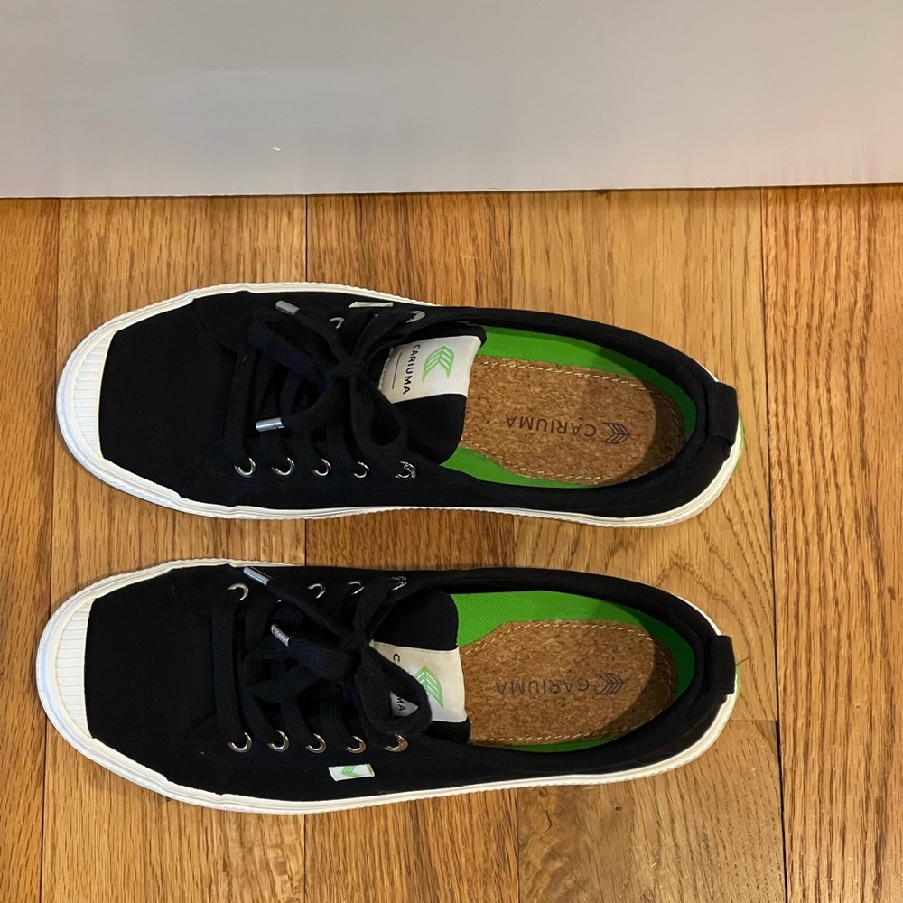 Cariuma Black Canvas Sneakers